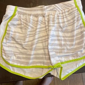 White under armour athletic shorts